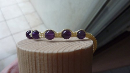 10 € -Améthyste 6mm - fil écru