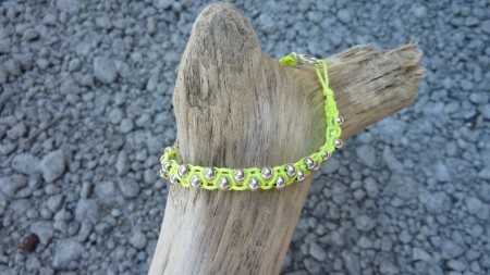 6€ Perles Metal argenté Ø4mm -Fil jaune fluo