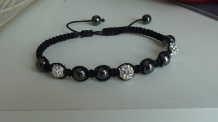 15 € -Perles Shamballa + Hématite 6 mm - Fil Noir