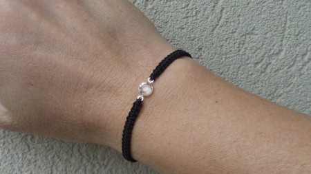 5 € -Cristal serti argenté 6mm - Fil noir